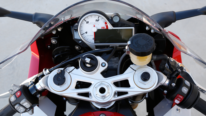 Illustration for article titled New BMW S1000RR Has Launch Control And Lean Angle Display, Still Ugly